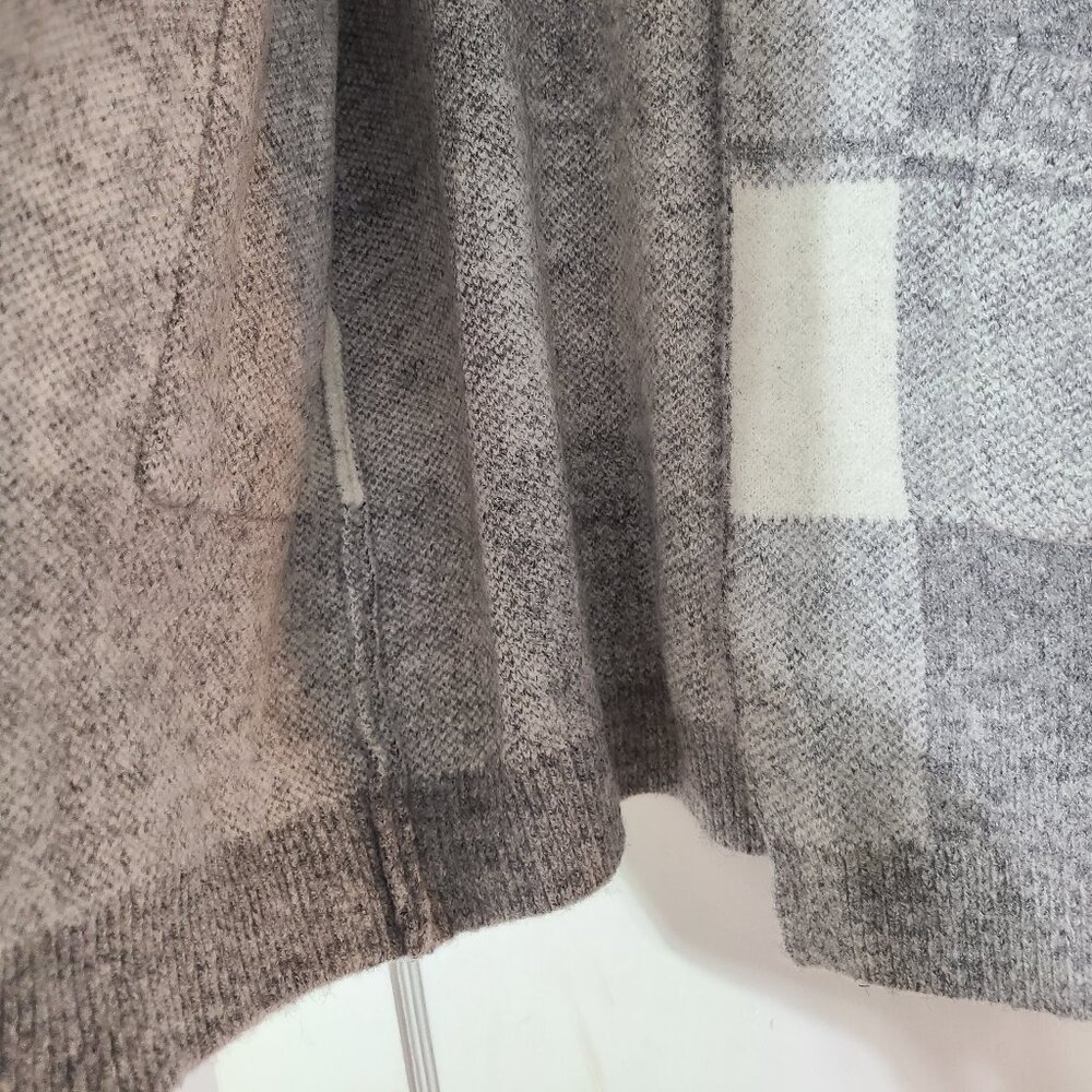 Color Block Cardigan - Picture 6 of 8